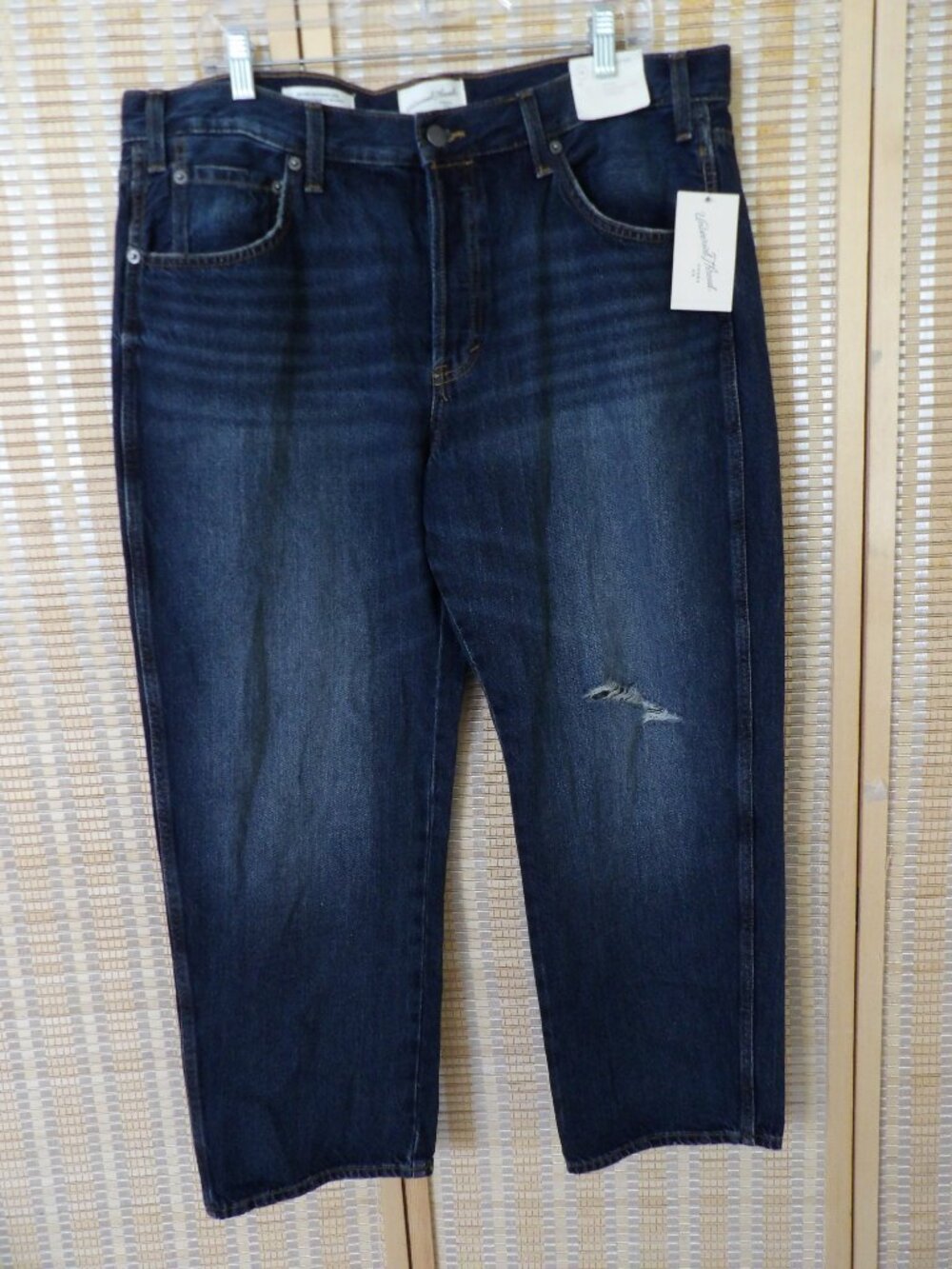 NWT Women's Universal Thread Size 14 Boyfriend Tapered Leg Relaxed Blue Jeans